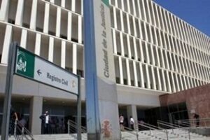 Archivan la denuncia por violación de una joven en la Feria de Málaga