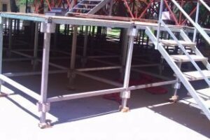 Las barriadas algecireñas se quedan sin escenarios para celebrar sus veladas