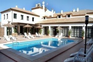 Las pernoctaciones en los alojamientos de Tugasa crecen un 40% en junio