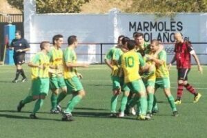 La UD Los Barrios espera que 'mientras haya vida hay esperanza'