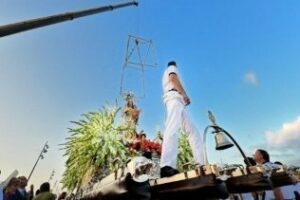 La Virgen del Carmen procesiona por Algeciras y bendice las aguas de la Bahía