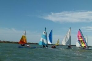 Estrella Damn-Noticia II, Titicaca y Kalymnos, dominan en la bahía