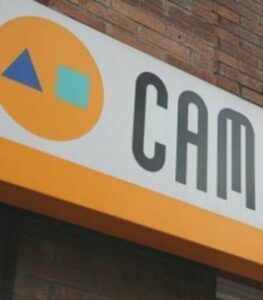 Imponen una fianza de 25,8 millones de euros a cinco exdirectivos de la CAM