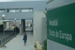 Grave un trabajador tras sufrir dos cortes con una motosierra en Los Barrios