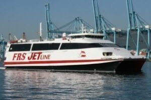 Durante el puente del Pilar se registraron retrasos en las salidas y barcos llenos