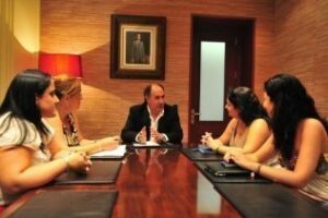 Apoyo a la labor social de la Asociación de Mujeres Progresistas Victoria Kent"