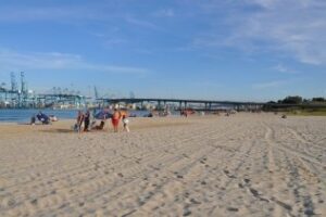 Detenidos los autores de un robo con violencia en la playa de la Concha