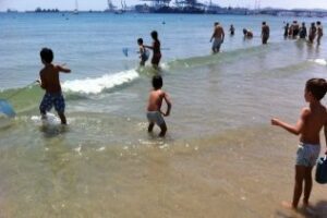 El PSOE propone alargar la temporada de playa hasta el 15 de septiembre