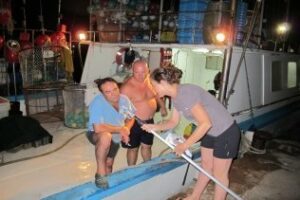 Pescadores reciben formación para preservar la biodiversidad marina