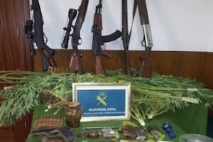 Desarticulan un punto de venta de droga ubicado en una vivienda de Castellar