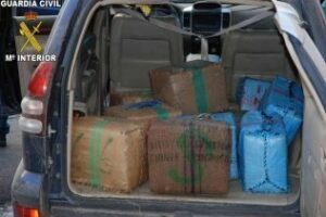 Frustrado un intento de introducir 370 kilos hachís por la playa de Levante