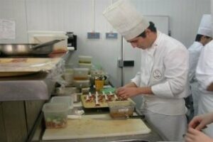 Firmada la revisión salarial para 2018 del convenio provincial de hostelería