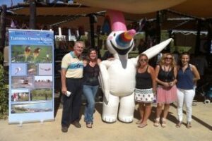 Cientos de algecireños celebran en Isla Mágica el Día de Algeciras