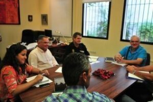 Policía Local incrementa su vigilancia en la lucha contra los taxis piratas"