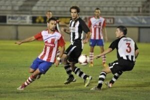 El Algeciras deja dos puntos en el descuento con gol en propia meta