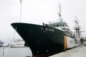 La Guardia Civil interviene 388 kilos de hachís tras una persecución en la Bahía de Algeciras