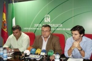 Casi 5.000 jóvenes han usado este verano el Bus Búho para sus traslados