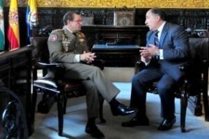 El gobernador militar del Campo de Gibraltar visita al alcalde de Algeciras