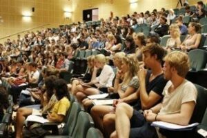 La UE se queda sin fondos para financiar las becas Erasmus