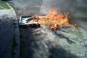 Detenido por incendiar seis contenedores en San García