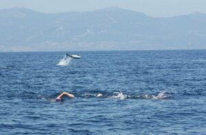 Salvamento Marítimo rescata a un hombre a la deriva en el Estrecho