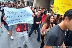 Continúan las movilizaciones ante la falta de profesorado en centros educativos