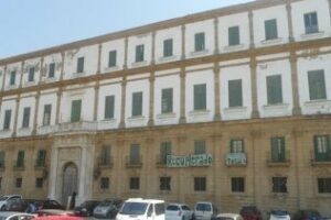 Varios inmigrantes se fugan del CIE de La Piñera de Algeciras