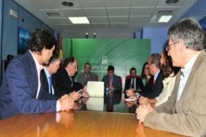 Landaluce y Valderas tratan asuntos pendientes de la Junta con Algeciras