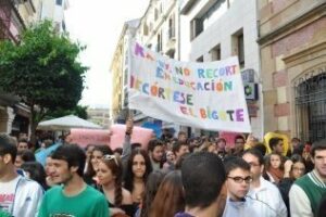 El PSOE muestra su apoyo a la comunidad educativa, en contra de los recortes