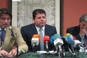 Gibraltar contrata a una agencia de comunicación para los medios españoles