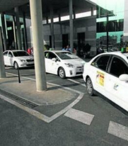 Reunión de coordinación para fijar medidas de lucha contra los taxis piratas