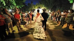 Preguntas Incómodas ¿Tala de tradiciones? ¿Domingo en el centro? ¿Coronación?