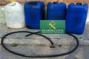 Sorprendido in fraganti por el propietario de un camión sustrayendo gasoil del depósito