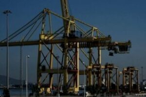 Las grandes grúas para contenedores llegarán a Ferrol a finales de este mes procedentes de Algeciras