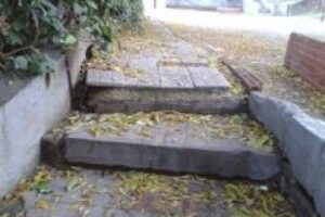 EL PA reclama un mantenimiento de la red de pluviales en la barriada de Sierra España