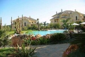 Dos personas detenidas cuando intentaban entrar para robar por la ventana de una casa en Sotogrande