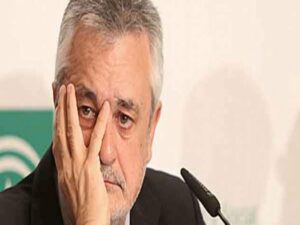 Griñán: El Gobierno "impide" el impuesto a los bancos y los sube a los ciudadanos