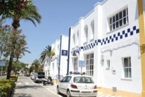 Muere una niña de 5 años en Palmones tras caerle encima una barra móvil