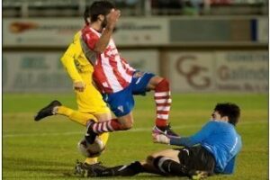El Algeciras vence en casa y alcanza el liderato (2-0)