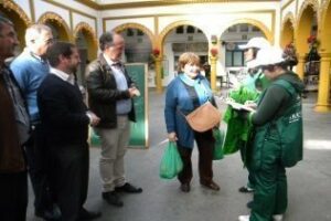 Ecovidrio y Mancomunidad prosiguen con la campaña de concienciación en los mercados