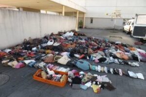 La policía local interviene bolsos y carteras falsificados