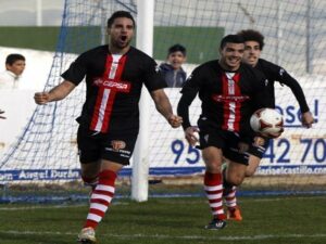 El Algeciras tira de "casta" y gana en Arcos (1-2)