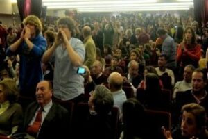 Universitarios, que defienden la protesta, señalan que "han tratado a Wert como él nos trata, sin escuchar"