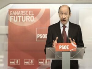 Rubalcaba: "Si Bárcenas usó la amnistía fiscal, Montoro debe irse ya"