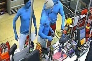 Sacrificios humanos, Pitufos violentos... Noticias + Raras de la semana