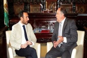 Ovación: Al PP y PSOE