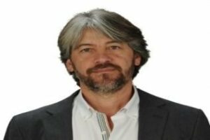 IU ofrece un pacto municipal por el transporte público