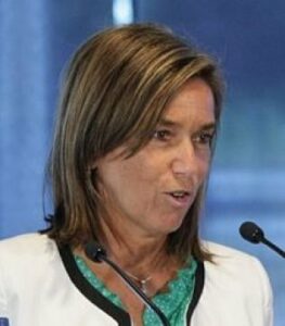 Feijóo cree que Ana Mato debe dar "explicaciones contundentes" y asegura no fiarse "nada" de Bárcenas