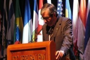 Un polémico premio. Por: Ángel Luis Jiménez