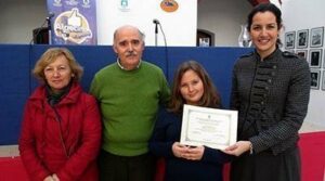 Ovación: A los ganadores del concurso de Poesía Escolar por la Paz